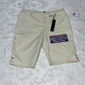Gloria Vanderbilt Amanda Light Yellow Bermuda Shorts Size 6P NWT